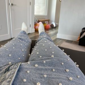 Mom fit high wasted pearl jeans.